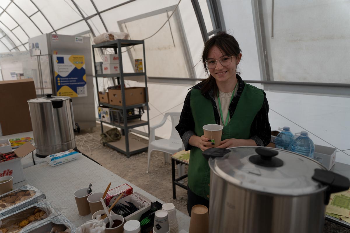 [Translate to English:] Gabriela im Zuge der Ukrainehilfe von CONCORDIA Sozialprojekte an der Grenze in Moldau